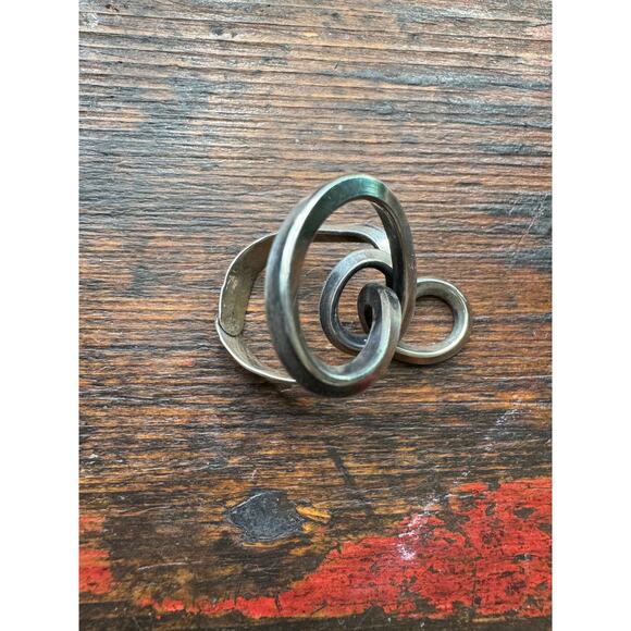 Sculptural Abstract Modern Ring Adjustable - Picture 7 of 9